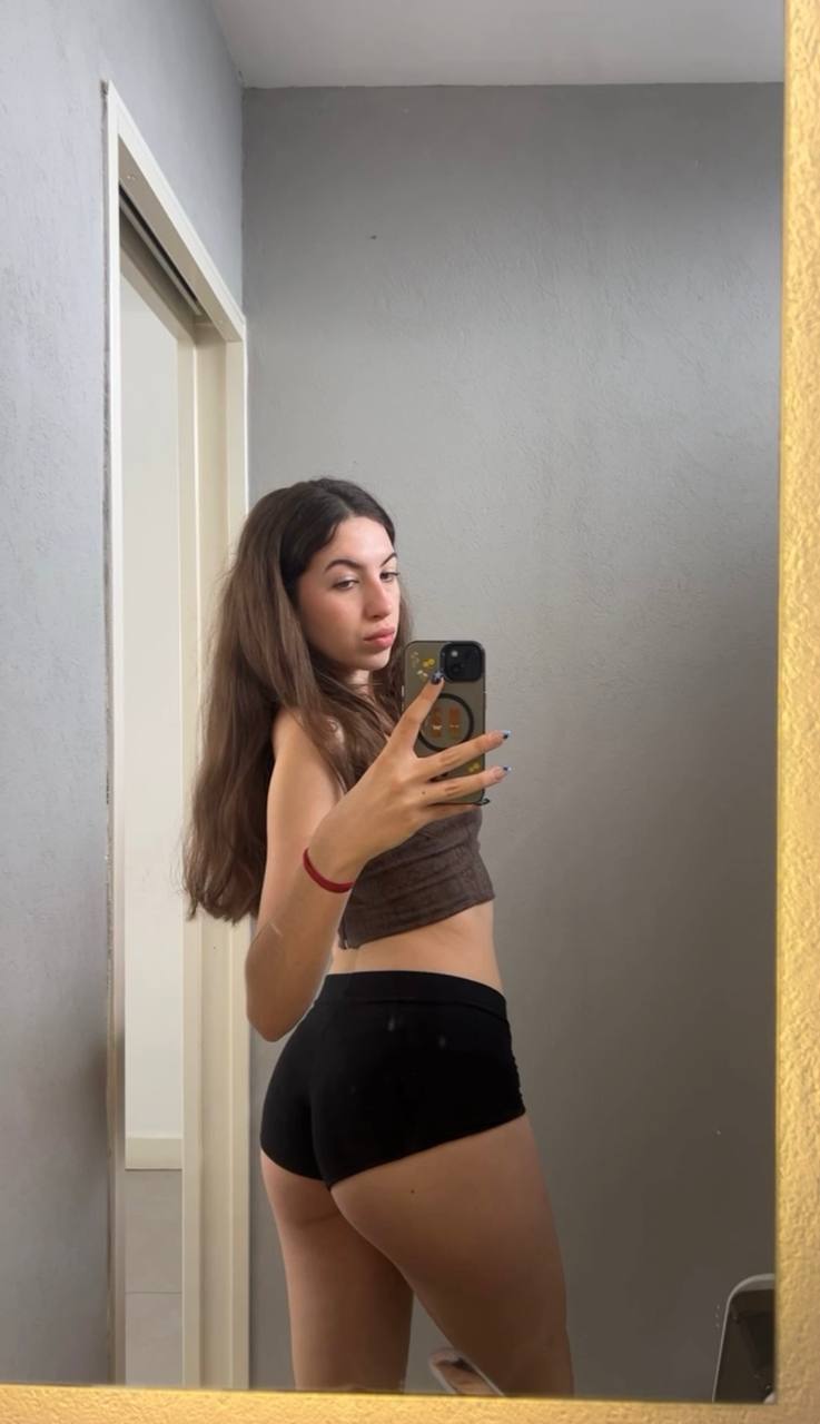 Amber in her underwear in Jixi