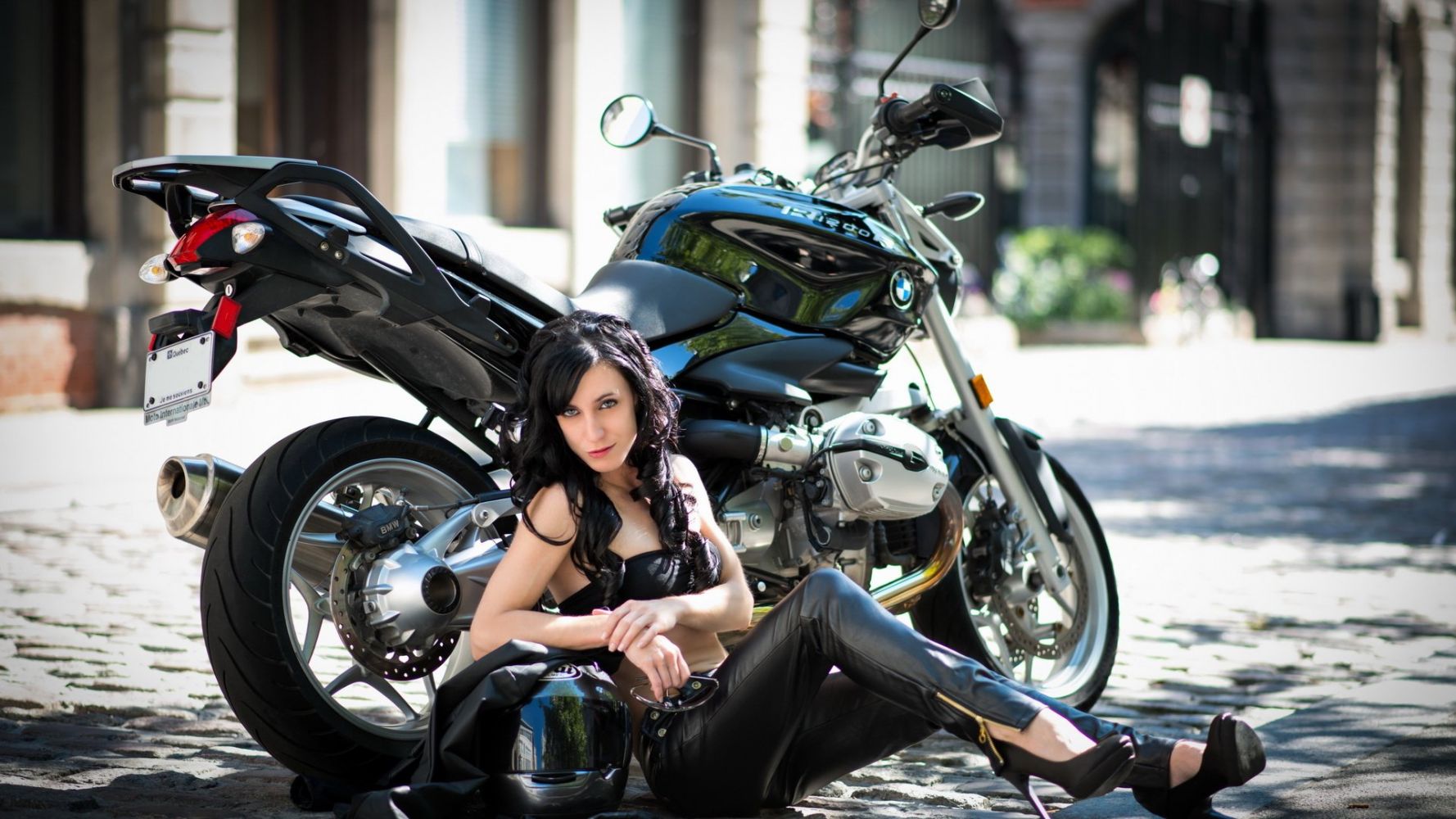 European women on bikes in Jixi