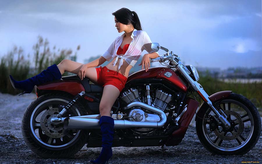 Beautiful girls and motorcycles in Jixi