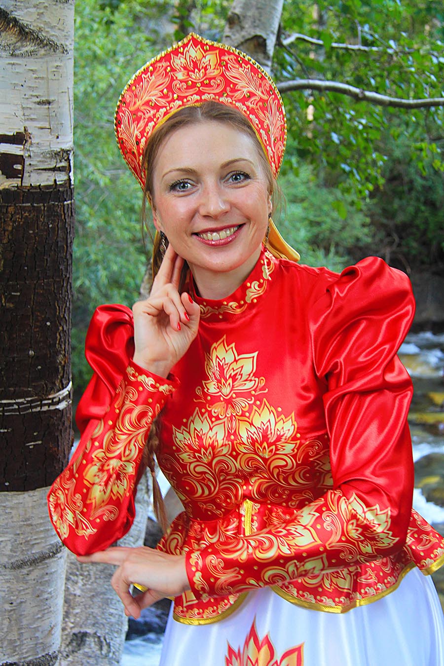 Women in Slavic costumes in Jixi