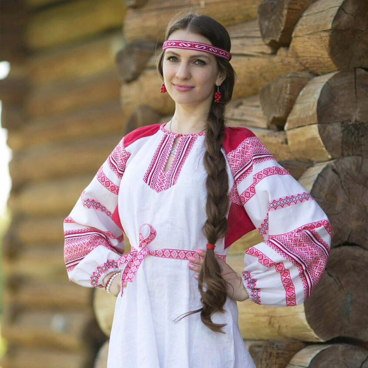 Girls in Slavic costumes in Jixi