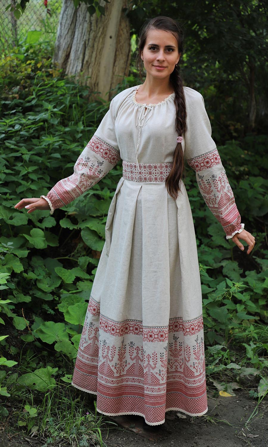 Girls in Slavic costumes in Jixi