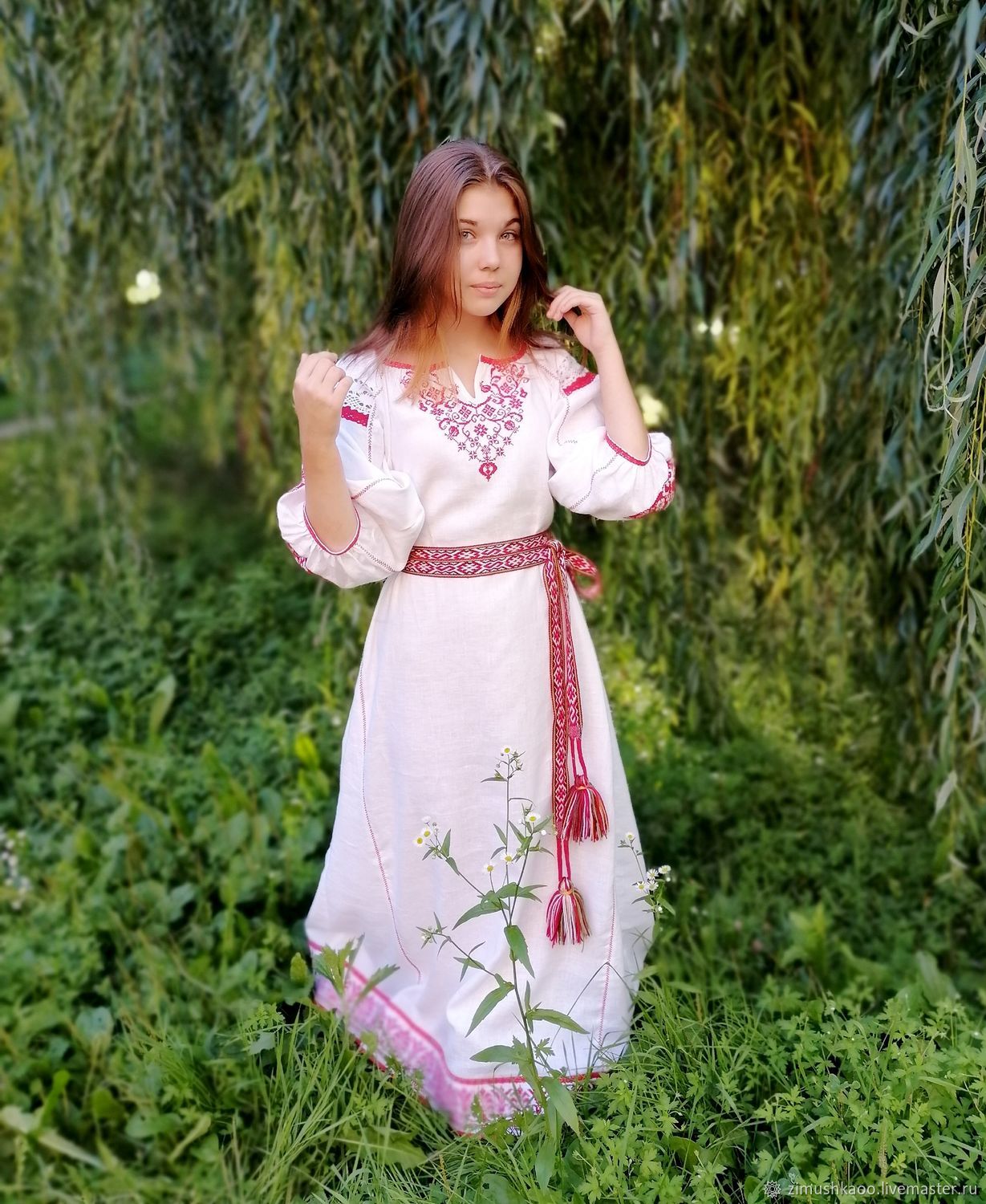 Girl Girls in Slavic costumes in Jixi