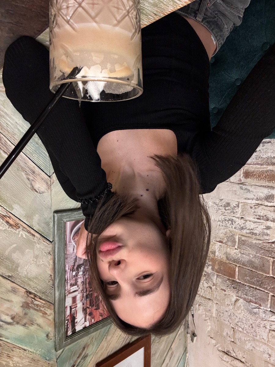 Fresh photos, fresh mood — Tina online in Jixi